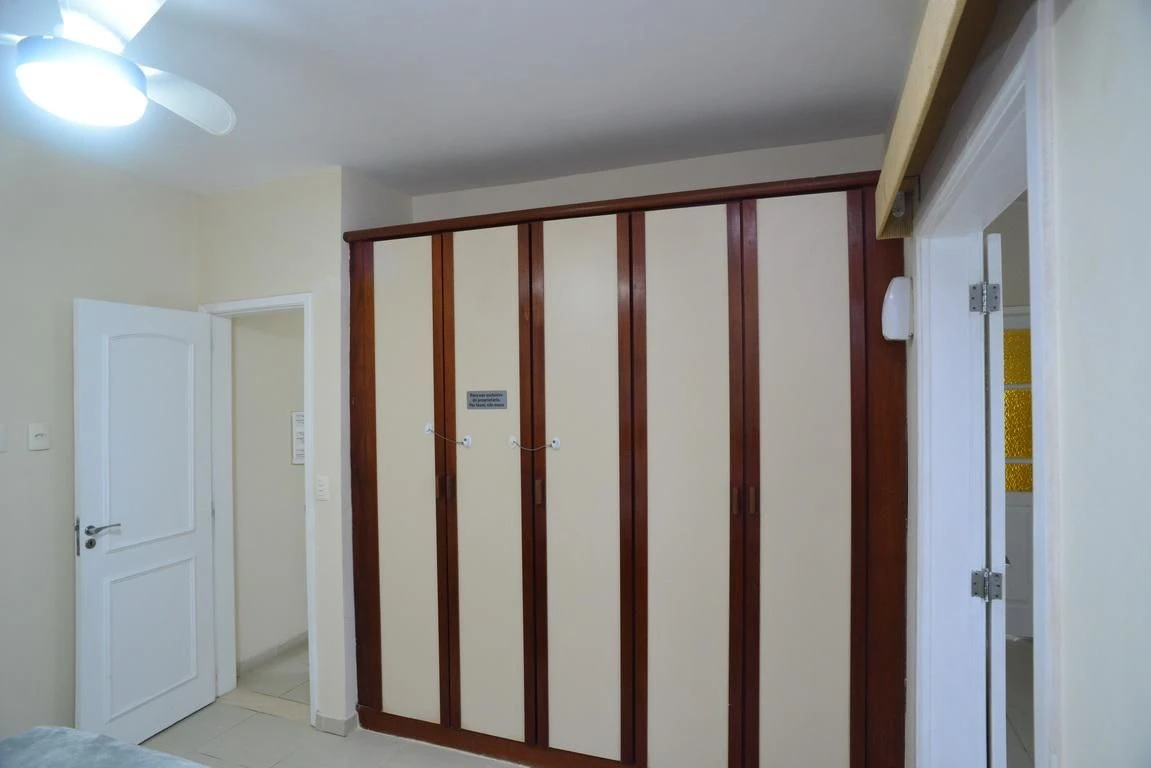 5-bedroom house with a washing machine — photo 10