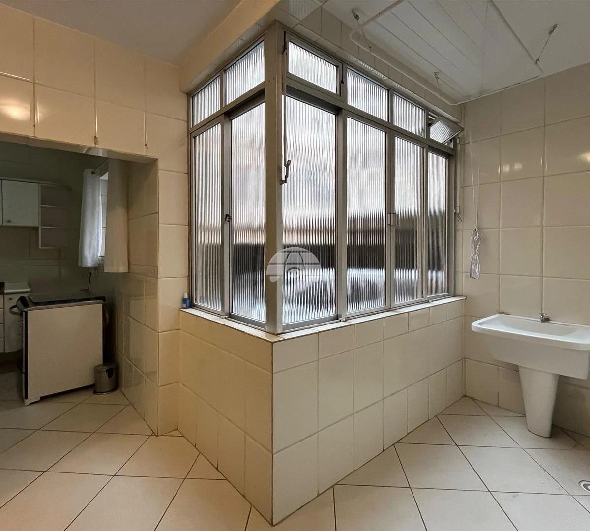 3-bedroom apartment with a bathtub — photo 16