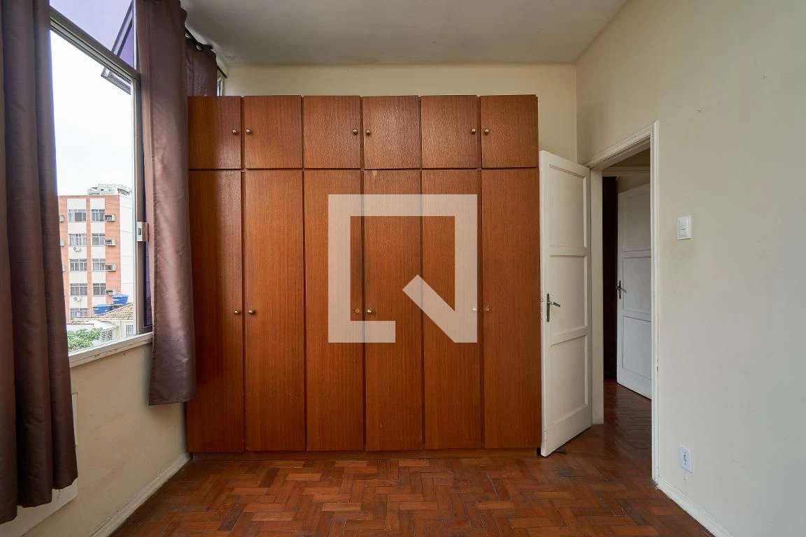 2-bedroom apartment with a bathtub — photo 6