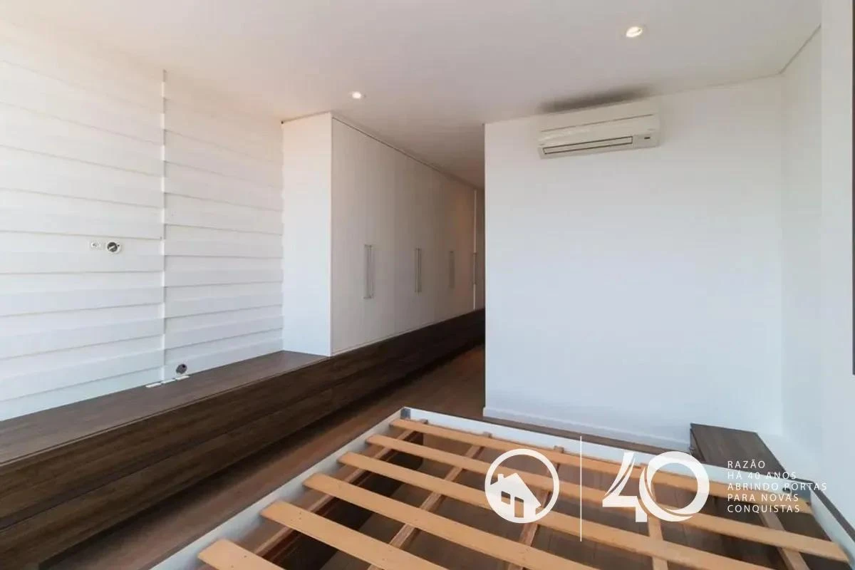 4-bedroom apartment with floor-to-ceiling windows — photo 7