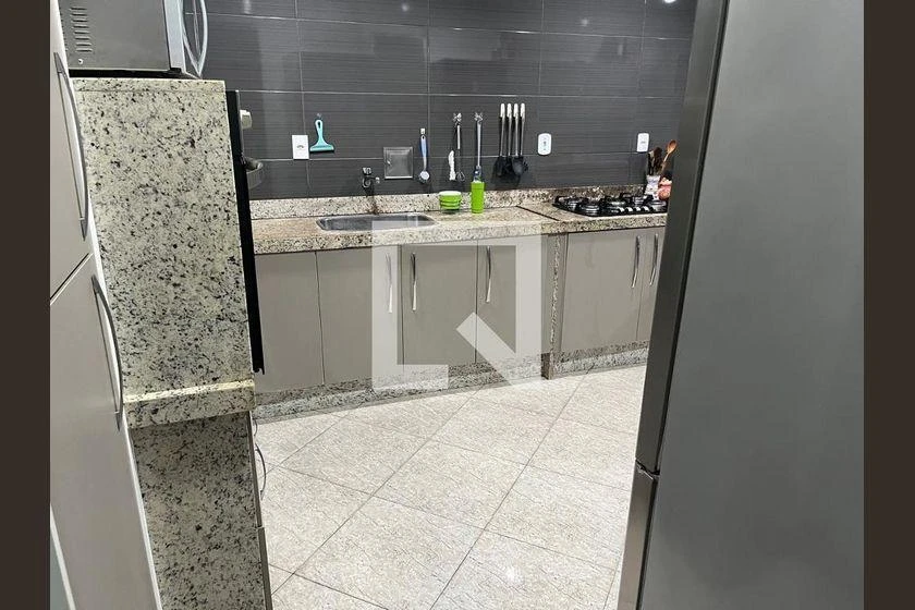 Casa mobiliada com 4 quartos e 350 m² — photo 24