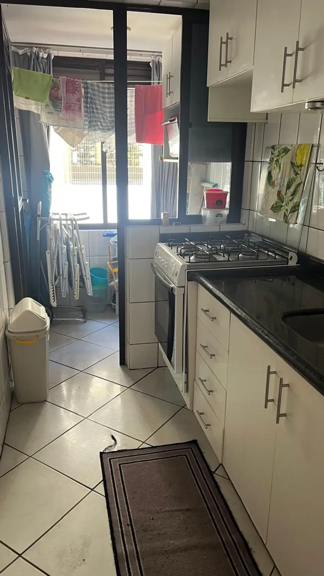 Apartamento térreo mobiliado com 2 quartos e fogão a gás — photo 2