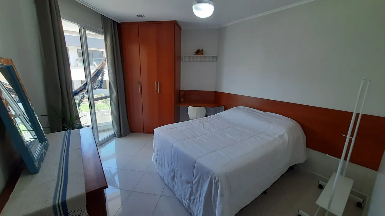 One-bedroom apartment with a water view in Florianópolis — photo 3