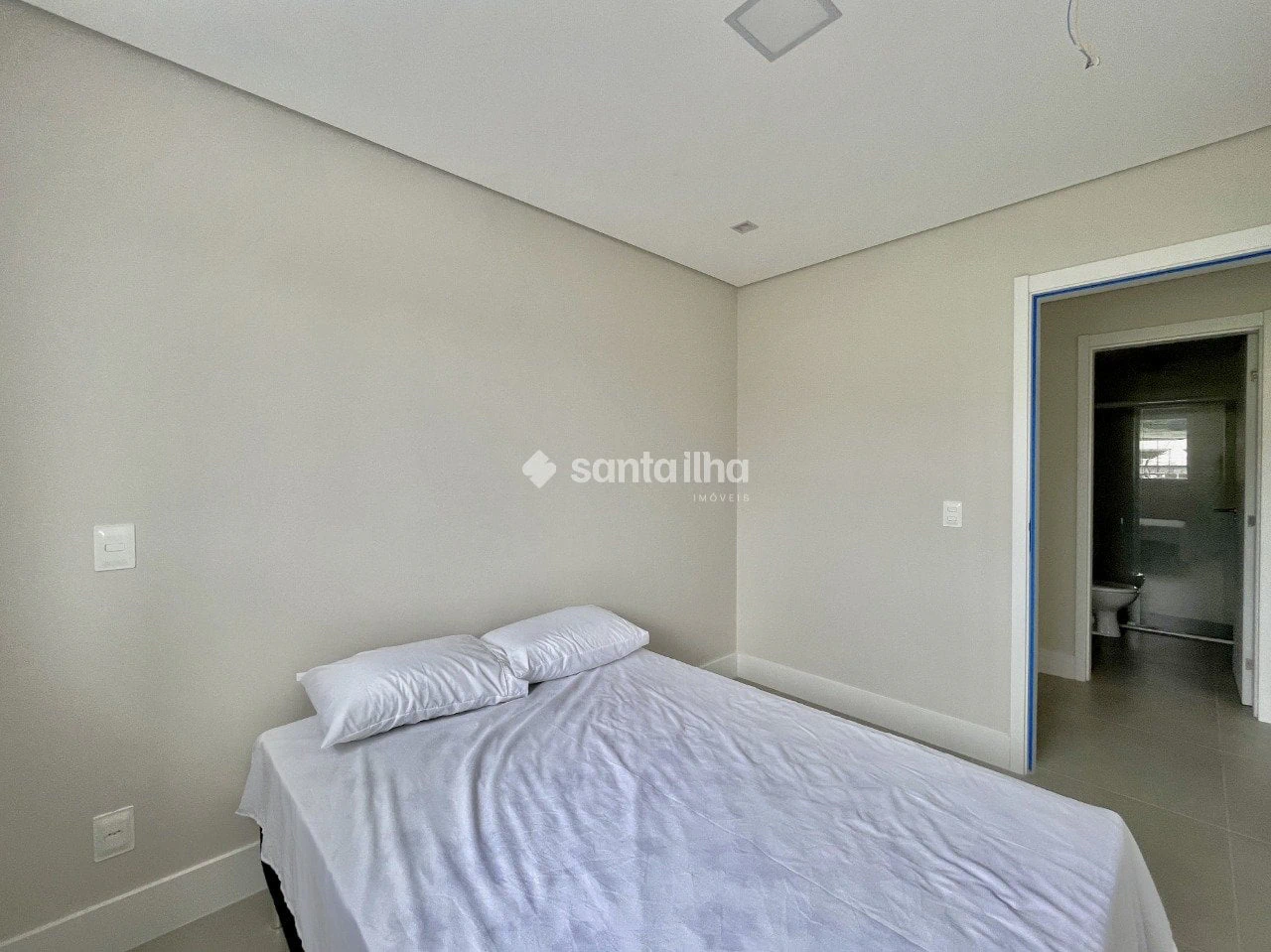 Floor-to-ceiling windows in a 3-bedroom apartment, 152 m² — photo 12