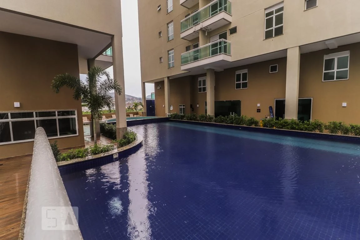 Furnished 1-bedroom apartment with a glassed balcony — photo 38