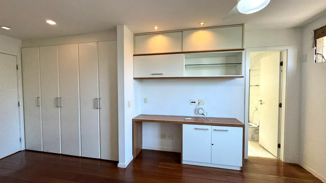 Apartment on the 3rd floor with floor-to-ceiling windows — photo 41