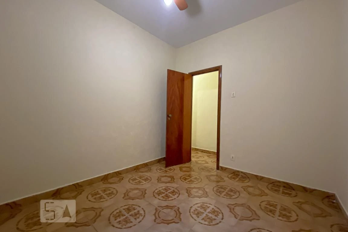 Квартира с 2 спальнями и стиральной машиной — photo 41