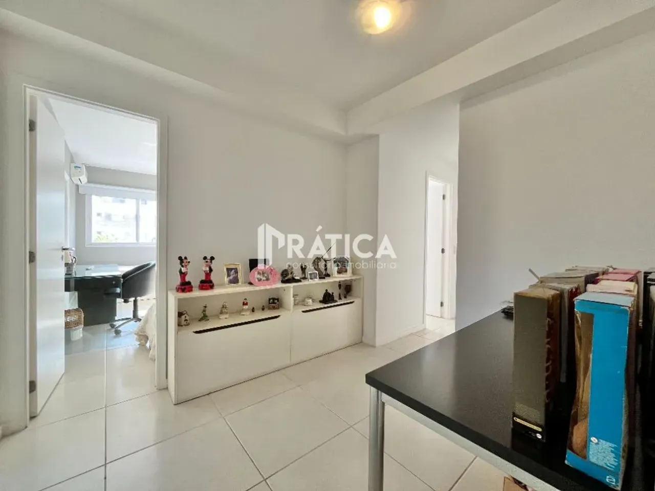 Unfurnished 4-bedroom apartment with balcony grill — photo 4