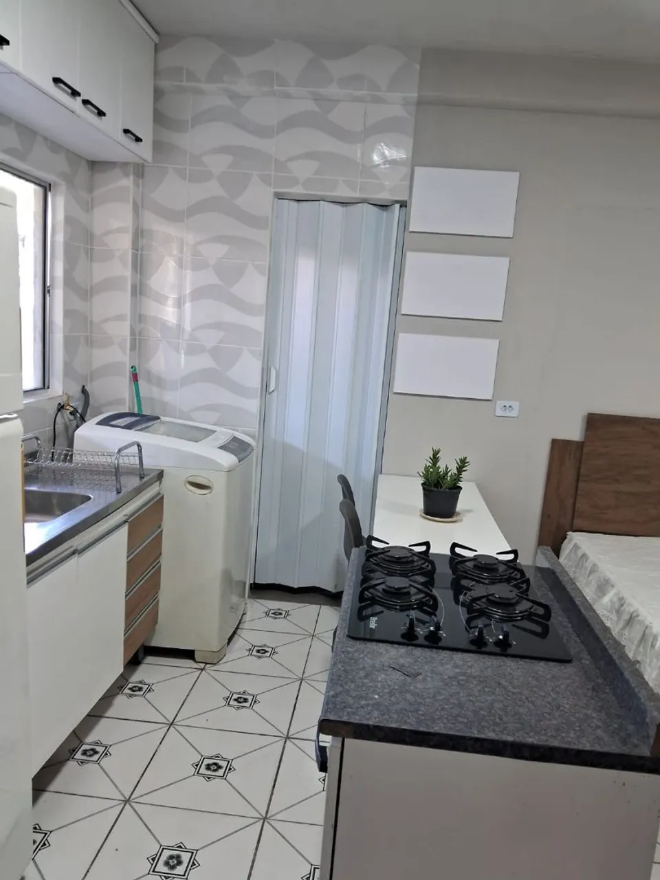 Furnished studio with 1 bedroom and 1 bathroom — photo 15