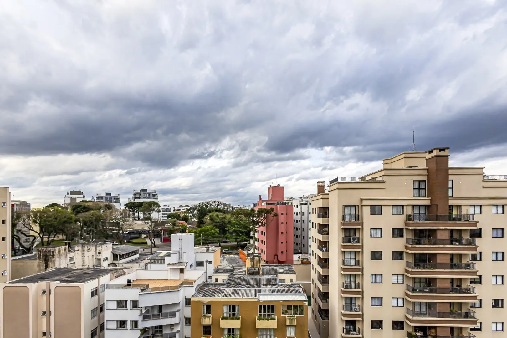 Квартира с балконом 136 м² и 3 спальнями — photo 2