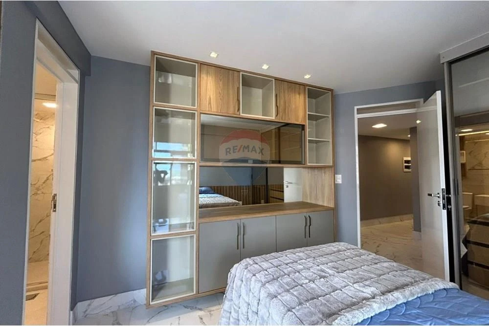 Furnished apartment, 132 m², with a glass-enclosed balcony — photo 16