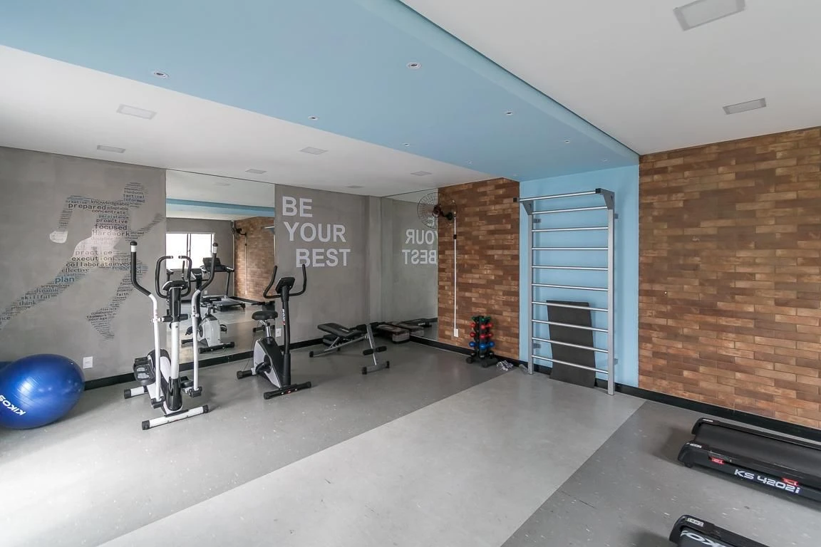 2-bedroom apartment in a building with a gym — photo 24