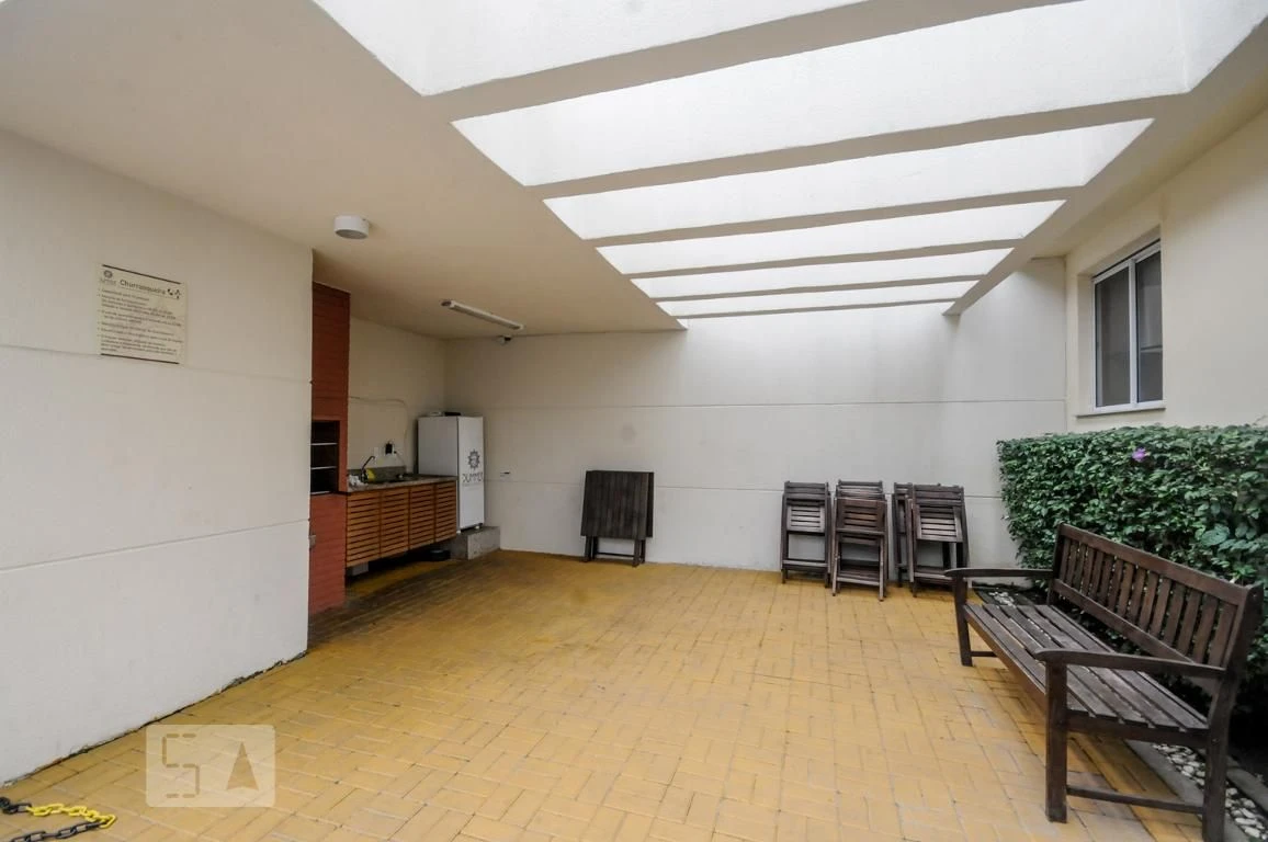 Unfurnished 3-bedroom apartment with balcony — photo 3