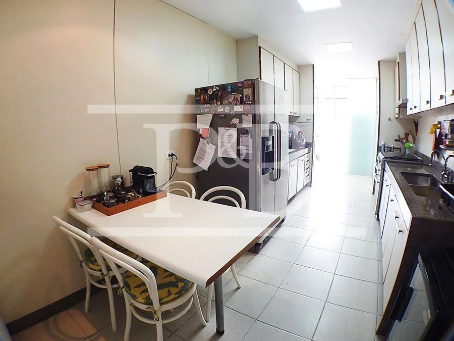 3-bedroom apartment with open-plan kitchen, 270 m² — photo 29