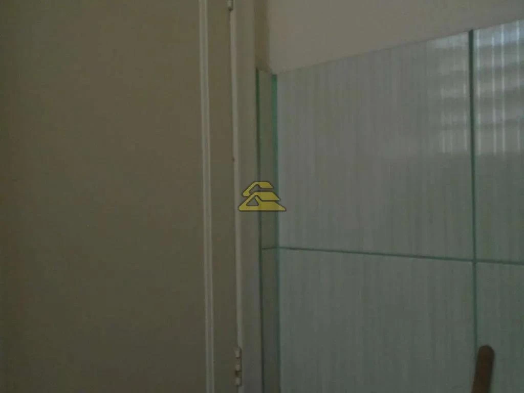 44 m² apartment with 1 bedroom and a glass shower — photo 4