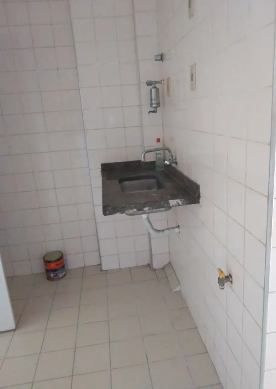 3-bedroom apartment with 1 bathroom, no parking — photo 2