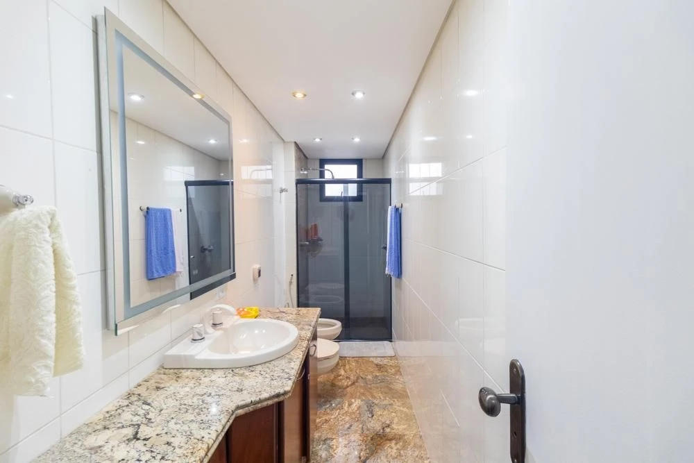 3-bedroom apartment with a washing machine — photo 35