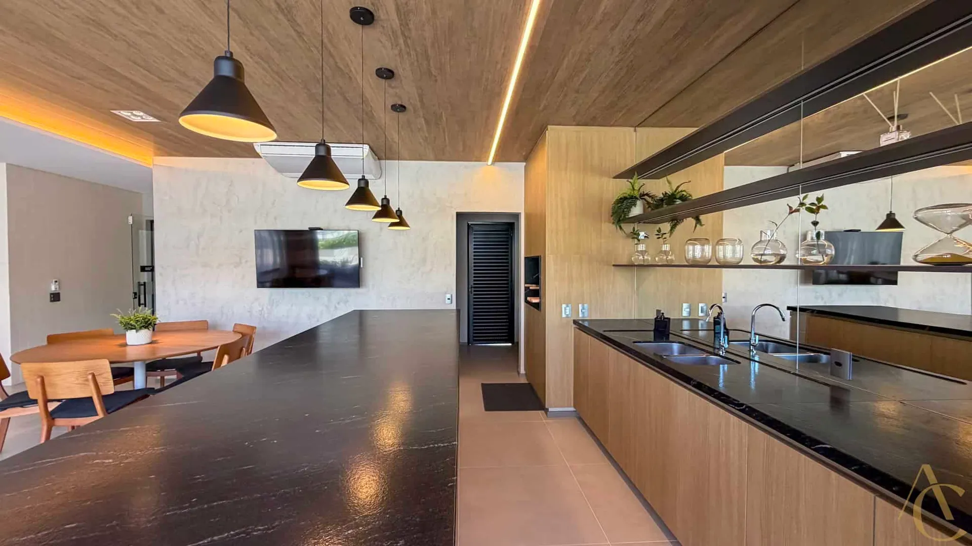 Glass-enclosed balcony in a 2-bedroom apartment, 69 m² — photo 31