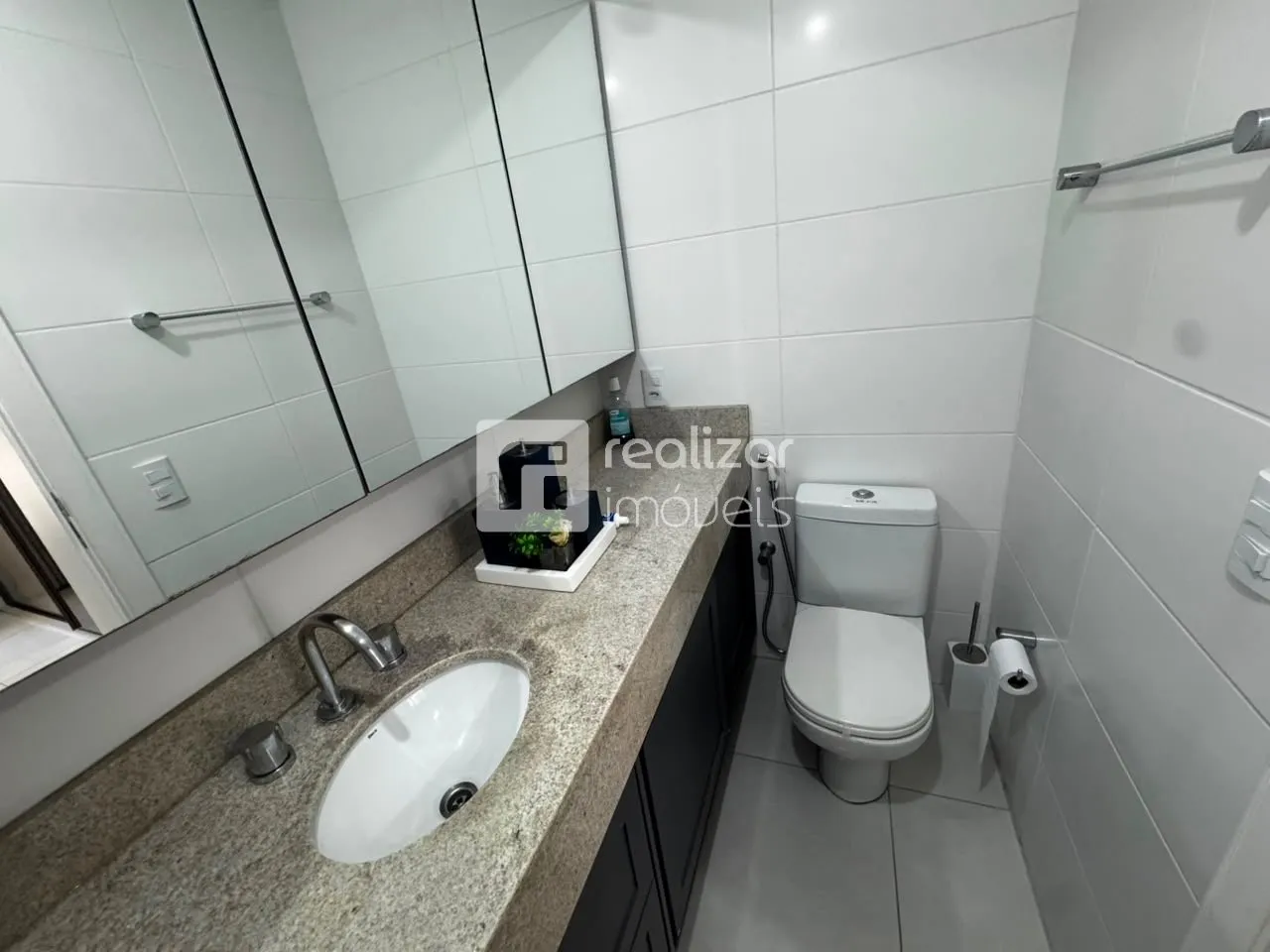Furnished home with 3 bedrooms, 1 en-suite and 2 parking spaces — photo 41