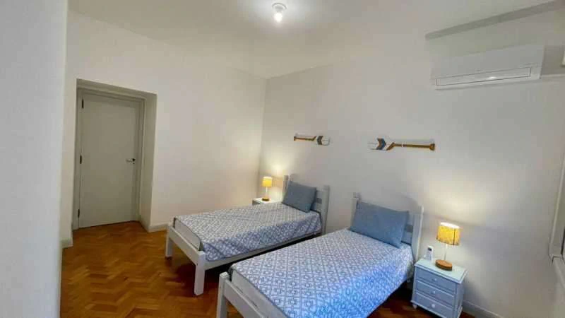 Furnished 190 m² apartment with 3 bedrooms and balcony — photo 11