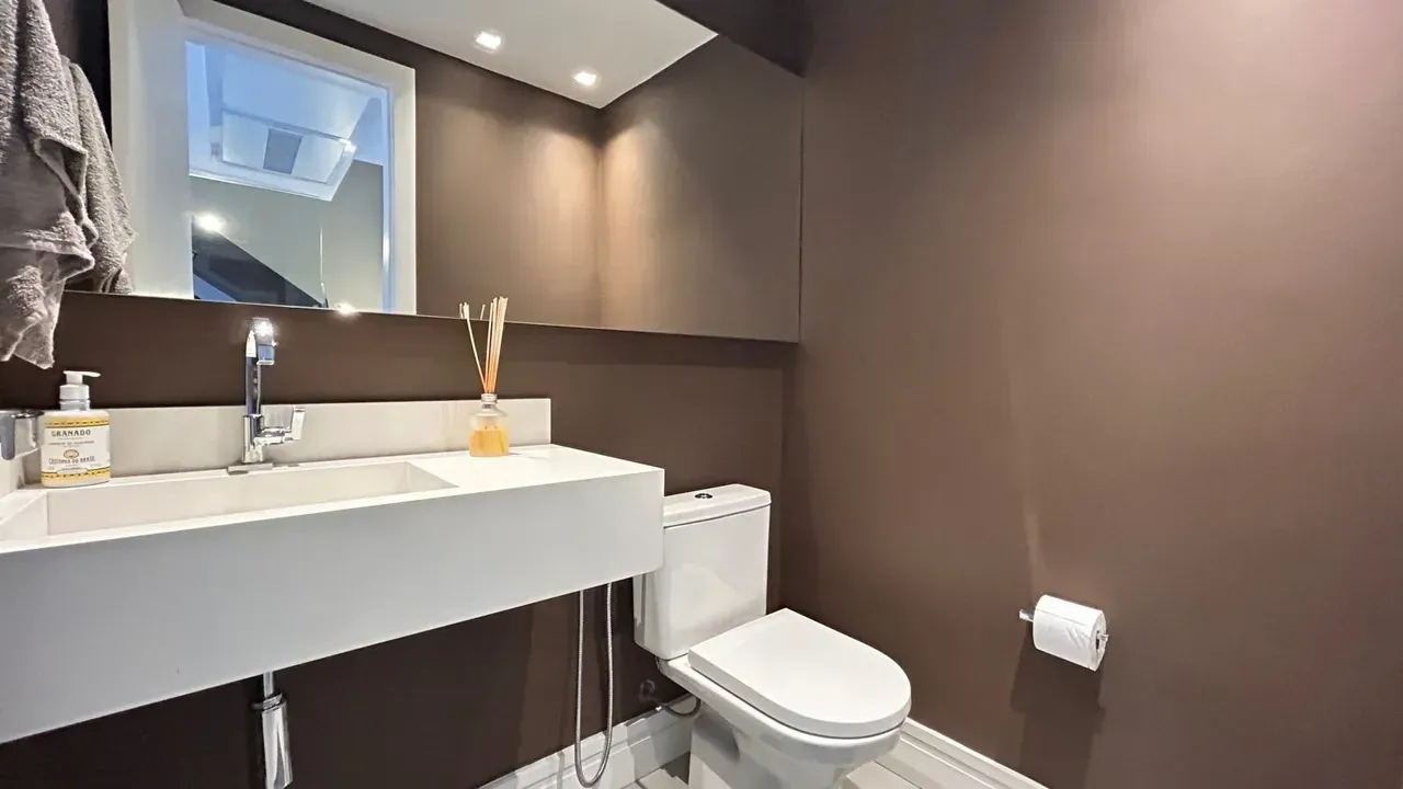 Duplex penthouse with 1 bedroom and 2 bathrooms — photo 11
