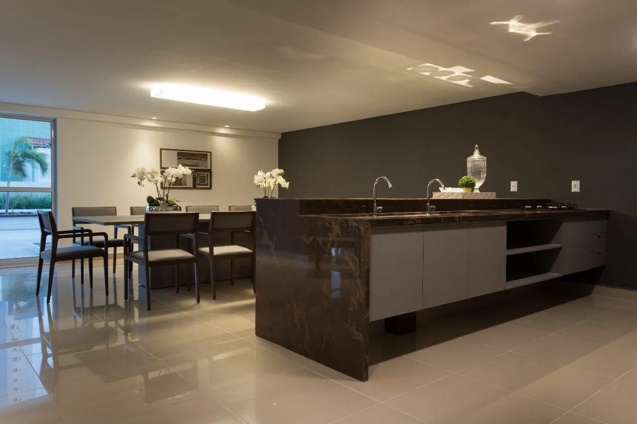 3-bedroom apartment in a building with a gym — photo 19