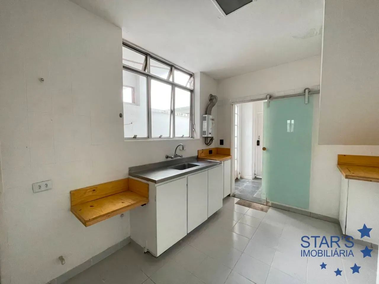 Будинок 250 м² із вікнами від підлоги до стелі — photo 43