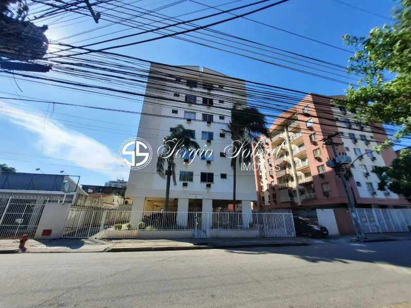 2-bedroom apartment in a building with a pool — photo 21