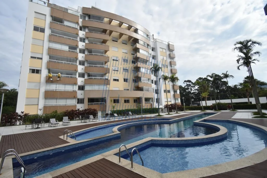 2-bedroom apartment with a mountain view — photo 5