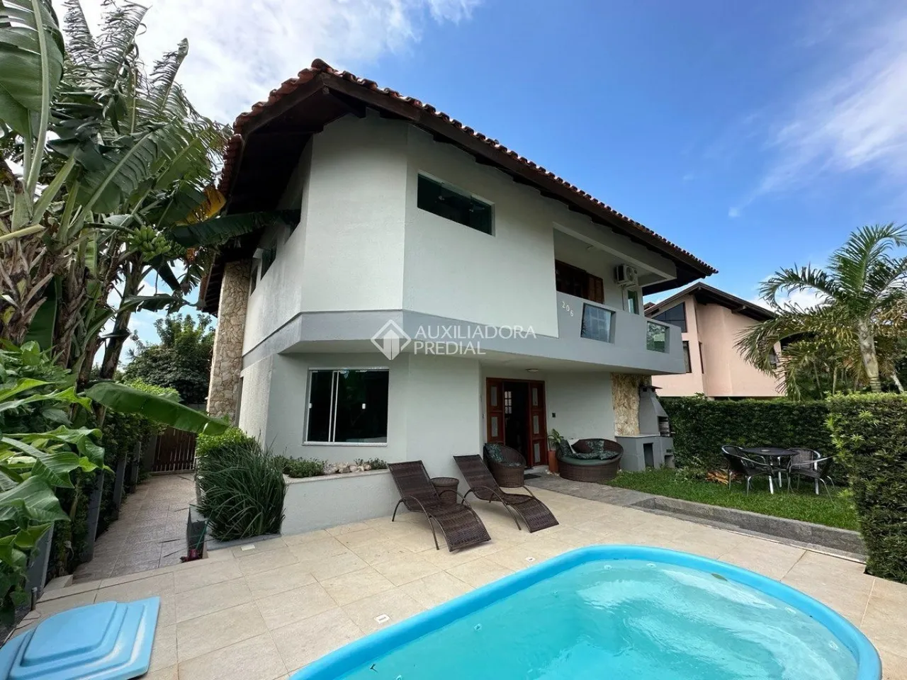 3 quartos e varanda envidraçada: casa de 288 m² — photo 6