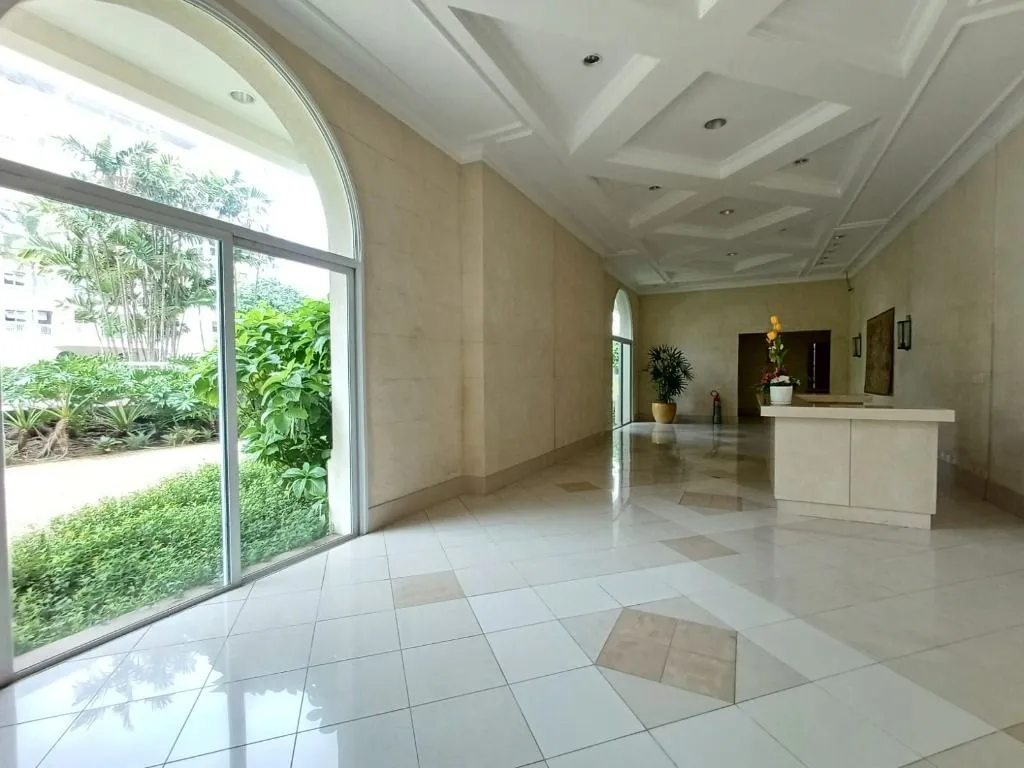 203 m² apartment with 3 bedrooms and enclosed balcony — photo 34