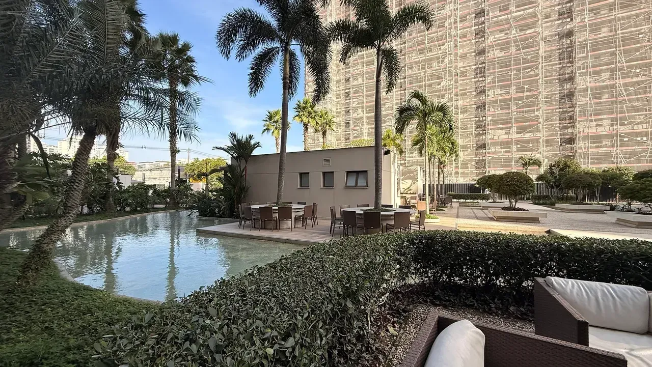 Furnished 2-bedroom, 2-bath apartment with 1 parking spot — photo 15