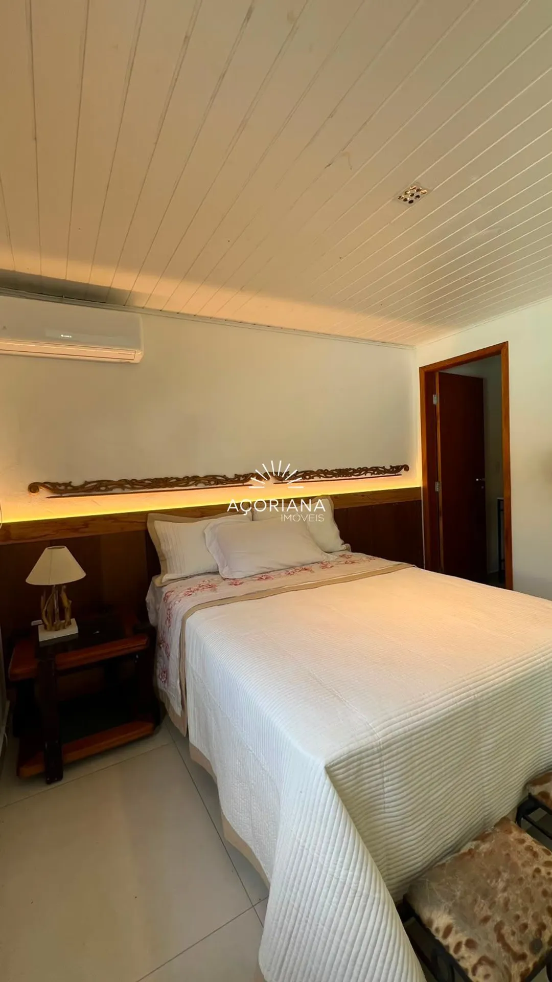 Furnished 600 m² house with 5 bedrooms and an integrated kitchen — photo 32