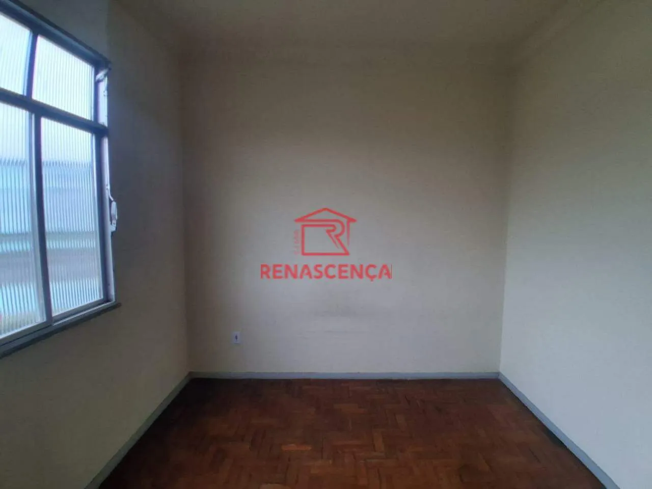 2-bedroom apartment with wood or laminate floors — photo 16