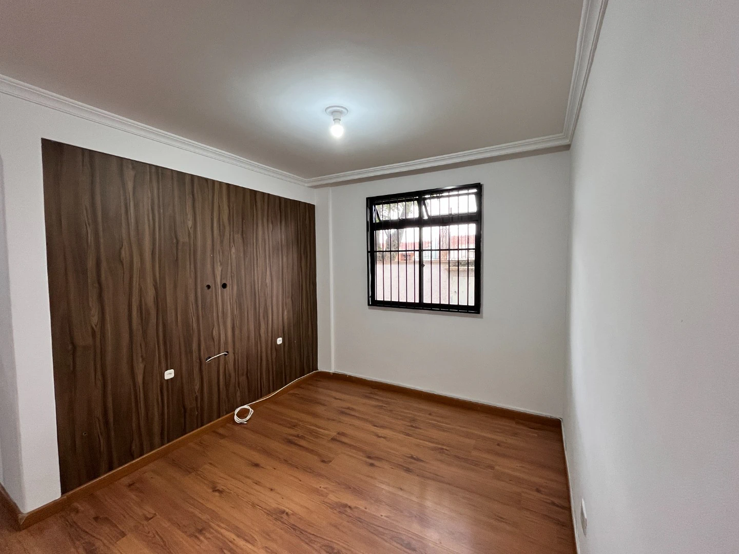 3-bedroom apartment with wood or laminate floors in Curitiba — photo 6