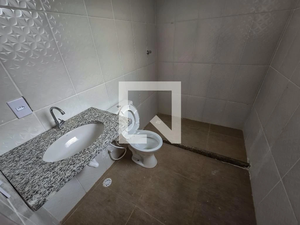 Apartment with 2 bedrooms and a glass-enclosed shower — photo 27