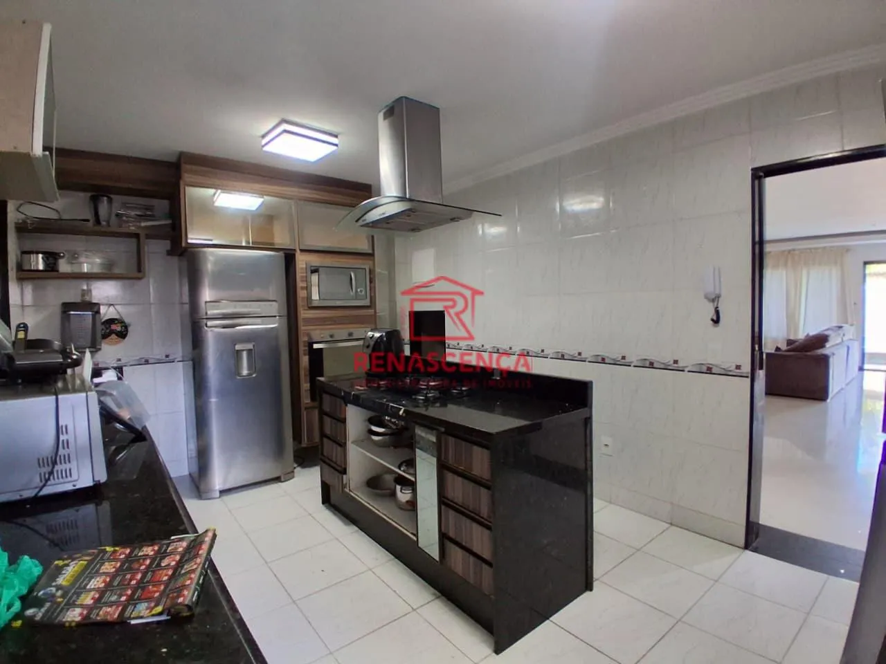 Гардеробная и 4 спальни: дом 323 м² — photo 20