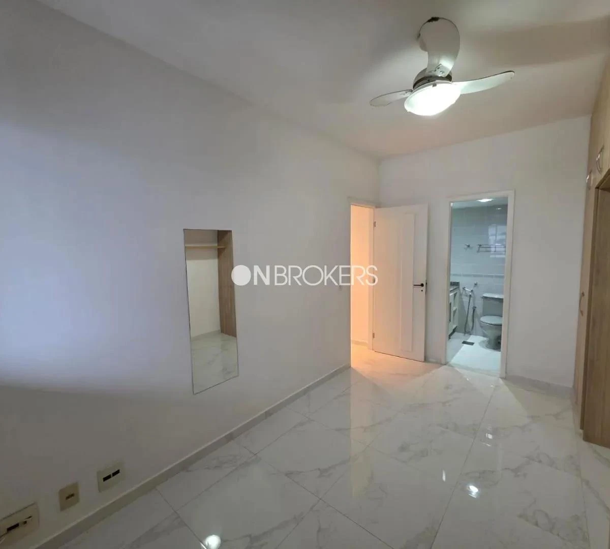 62 m² apartment with 2 bedrooms and balcony — photo 4