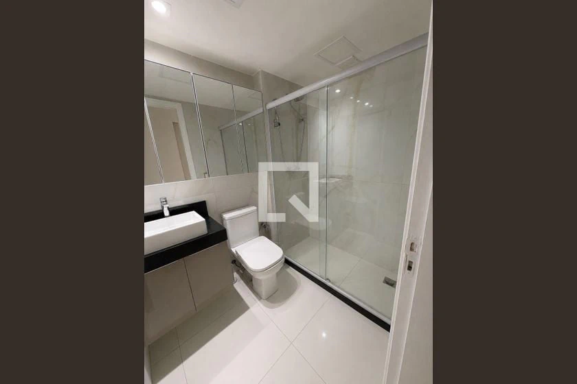 3-bedroom apartment in a building with a gym — photo 12