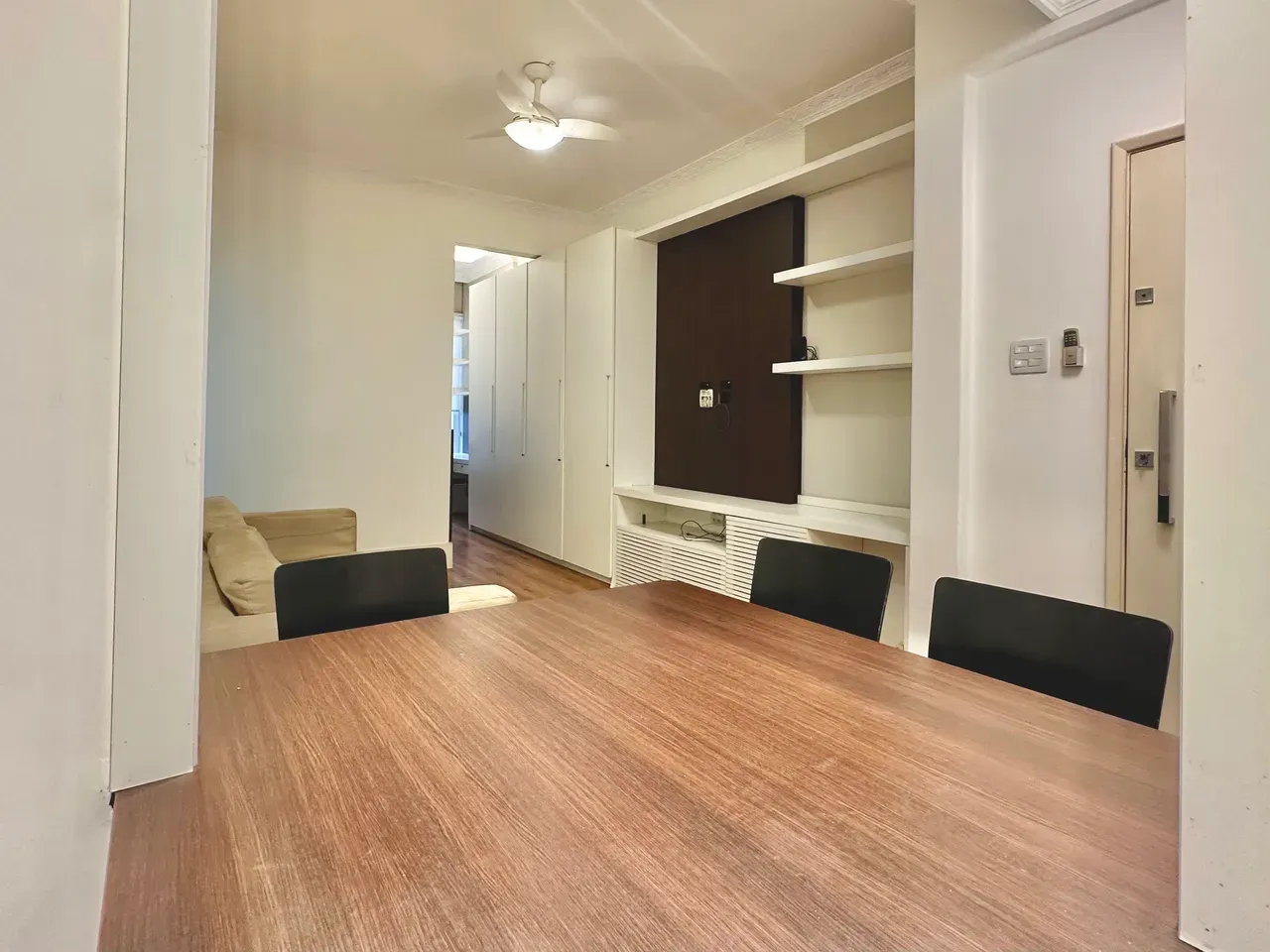 One-bedroom apartment with a home office in Rio de Janeiro — photo 17