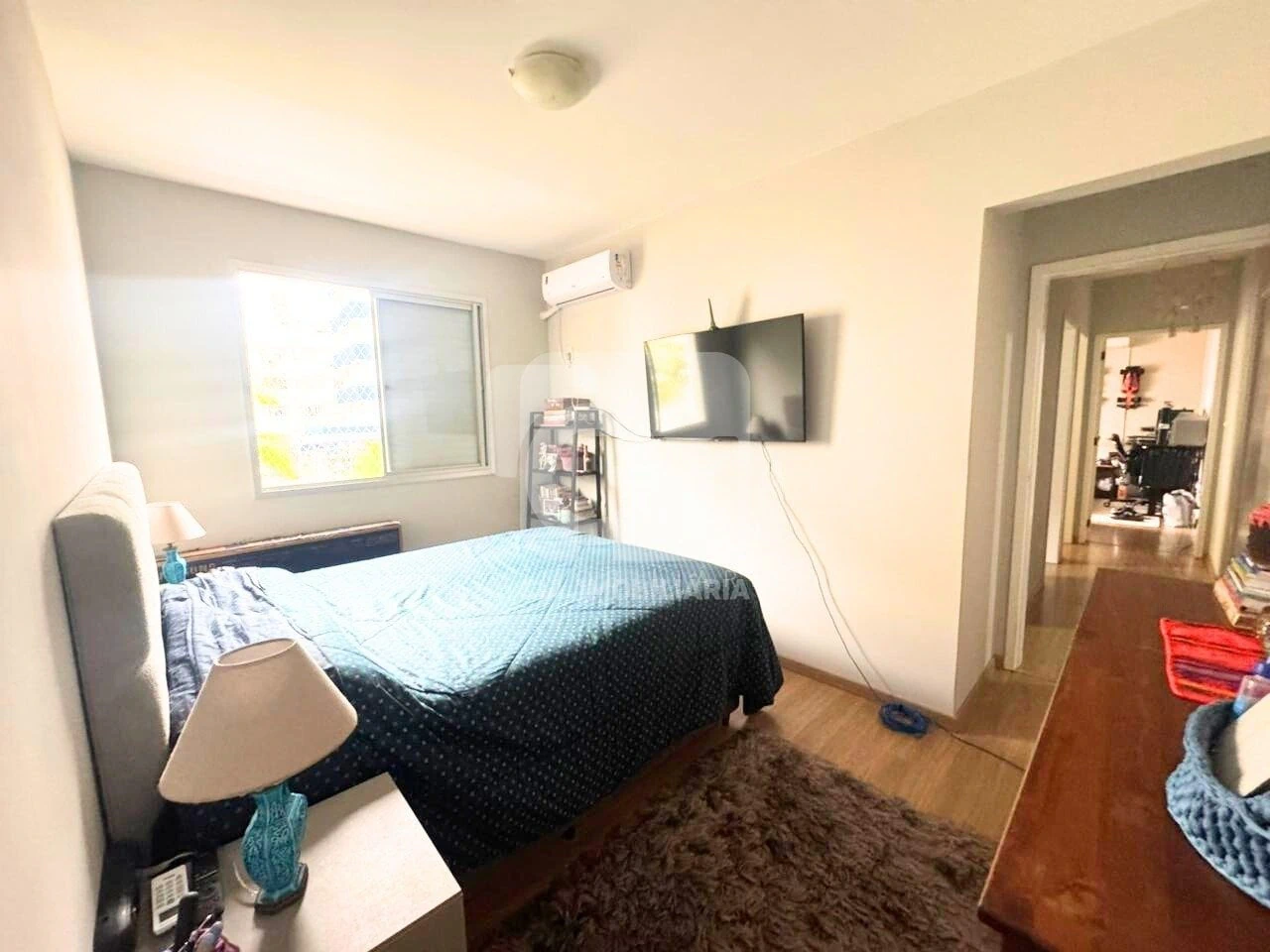 Wood or laminate floors in a 3-bedroom apartment, 114 m² — photo 4