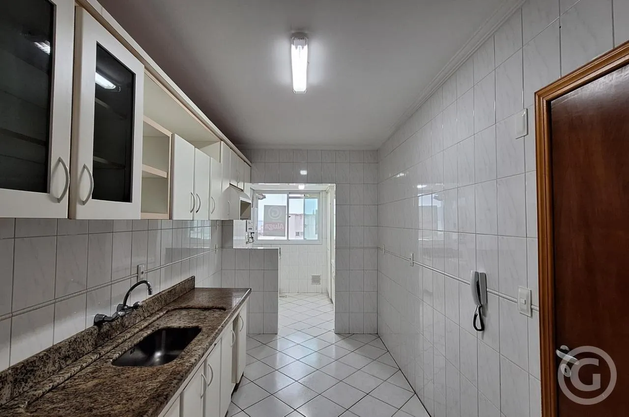 4-bedroom apartment with an enclosed balcony grill — photo 15