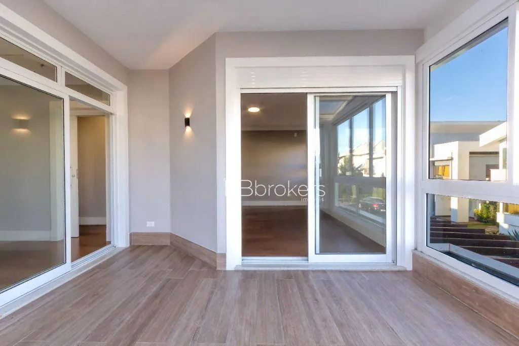 Condo house with 4 bedrooms and 5 bathrooms — photo 39
