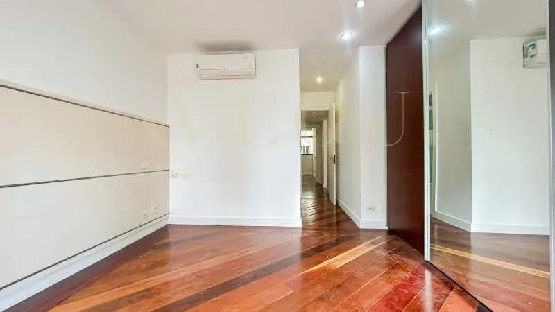 3-bedroom apartment, 1 with its own bathroom, 125 m² — photo 15