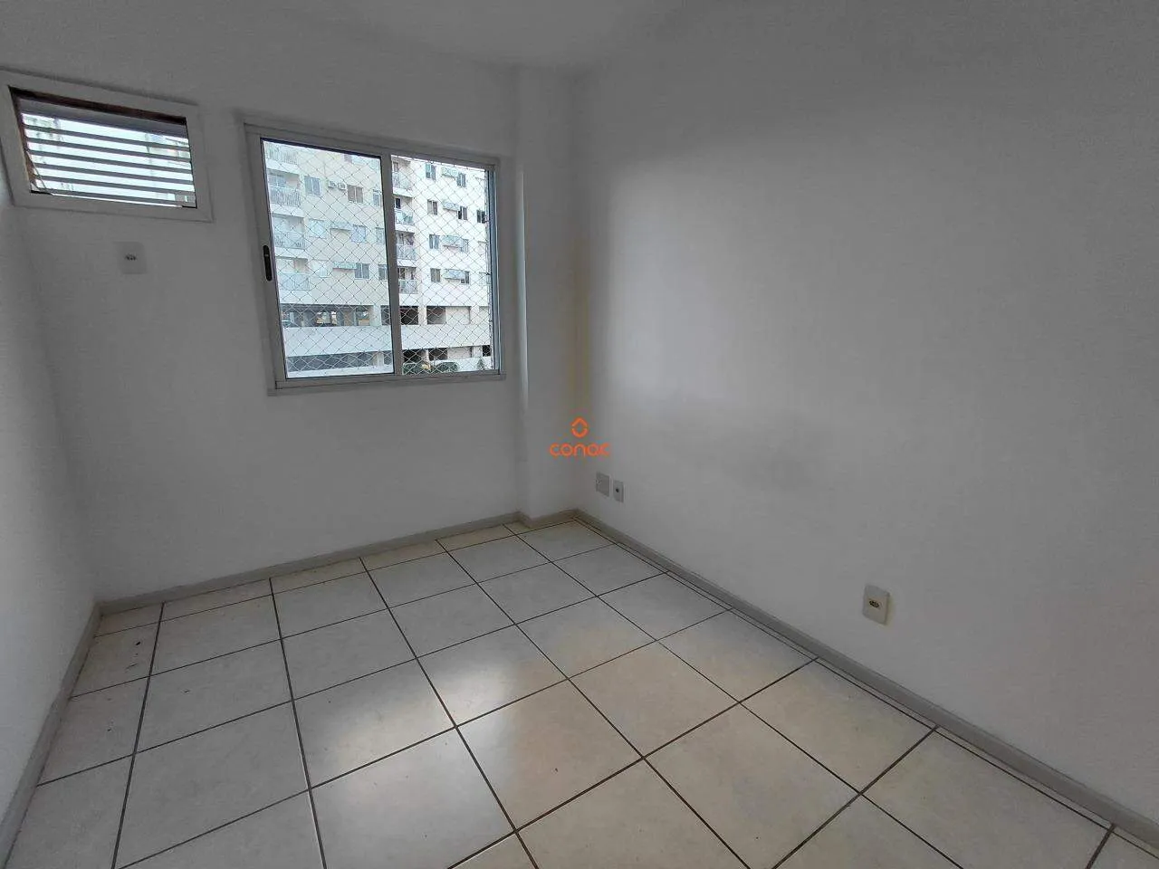 2-bedroom apartment in a building with a gym — photo 6