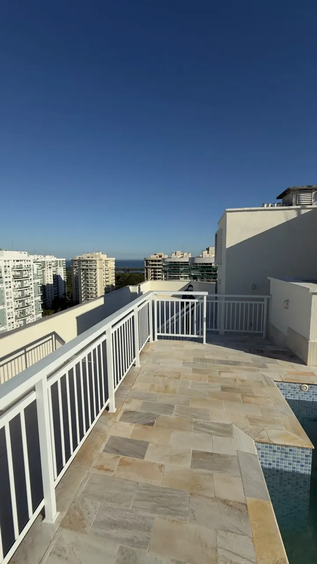4-bedroom apartment with a jacuzzi — photo 32