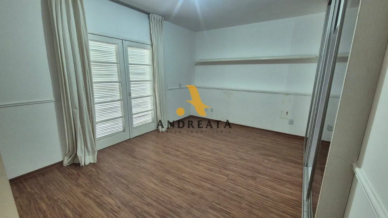 Unfurnished house with 5 bedrooms and 647 m² balcony — photo 42