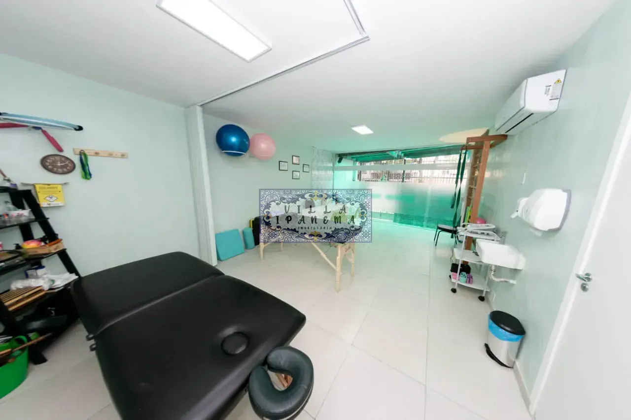 House with 5 bedrooms and a separate closed kitchen — photo 10