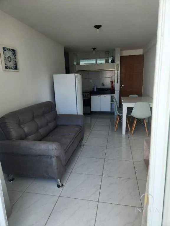One-bedroom apartment in a building with a pool