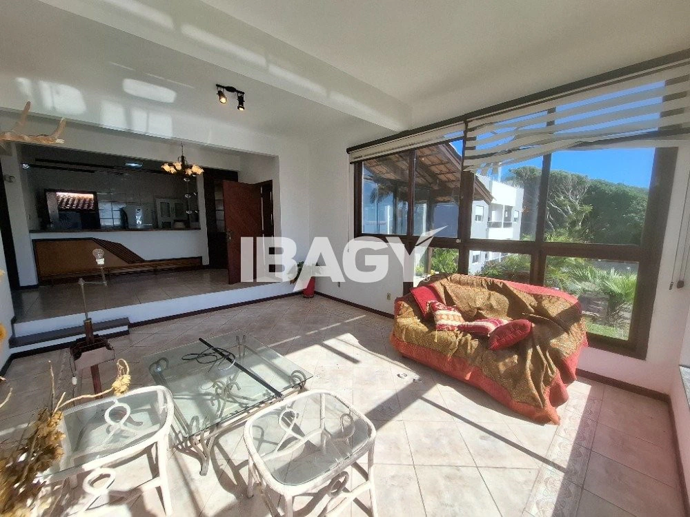 House with 2 parking spots and 150 m², 5 bedrooms — photo 3